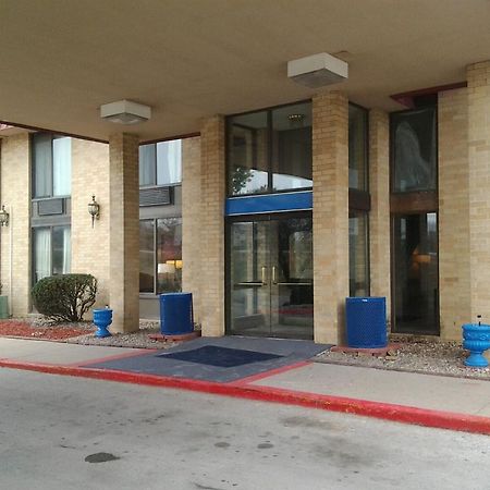 Westmont Inn & Suites Omaha Extérieur photo