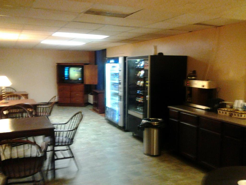 Westmont Inn & Suites Omaha Extérieur photo